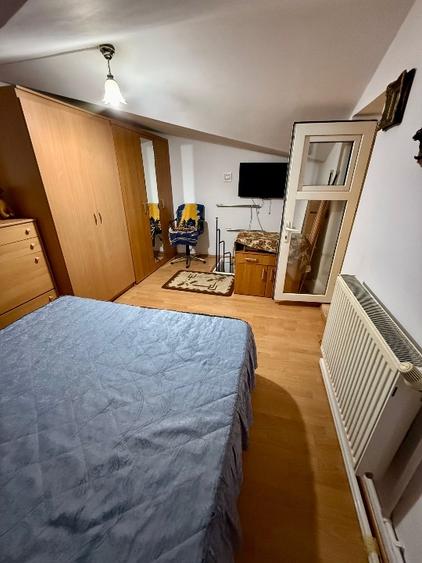 Apartament cu 3 camere semidecomandat, mobilat în Micro 19