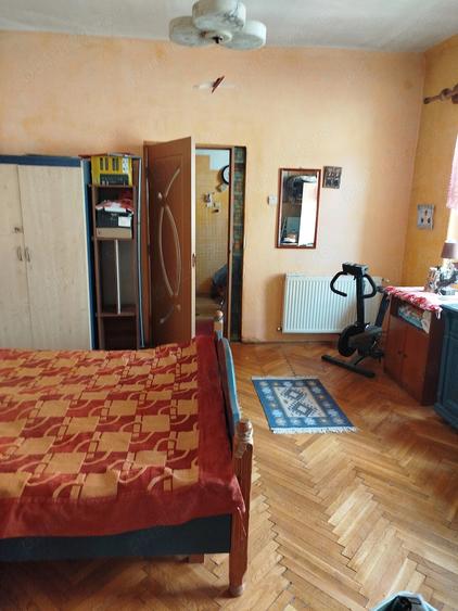 Casă cu 4 camere cu Teren 1000 Mp în Central