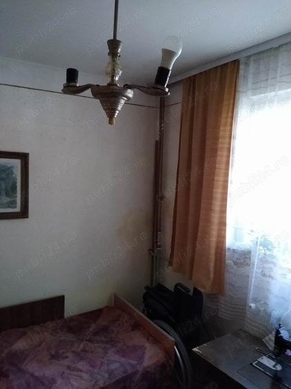 Apartament cu 3 camere semidecomandat în Mărăcineanu