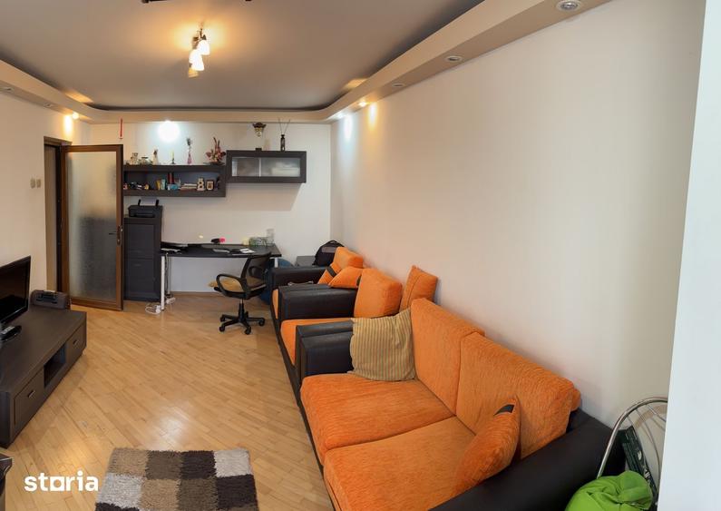 Apartament cu 3 camere semidecomandat în Central