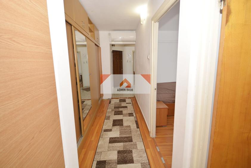 Apartament cu 3 camere decomandat în 1 Decembrie 1918