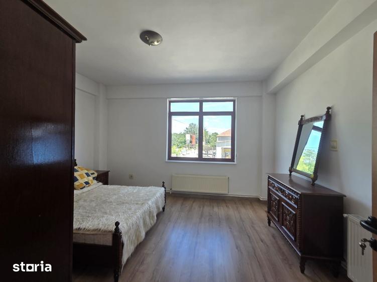 Casă cu 9 camere cu Teren 800 Mp în Prundu