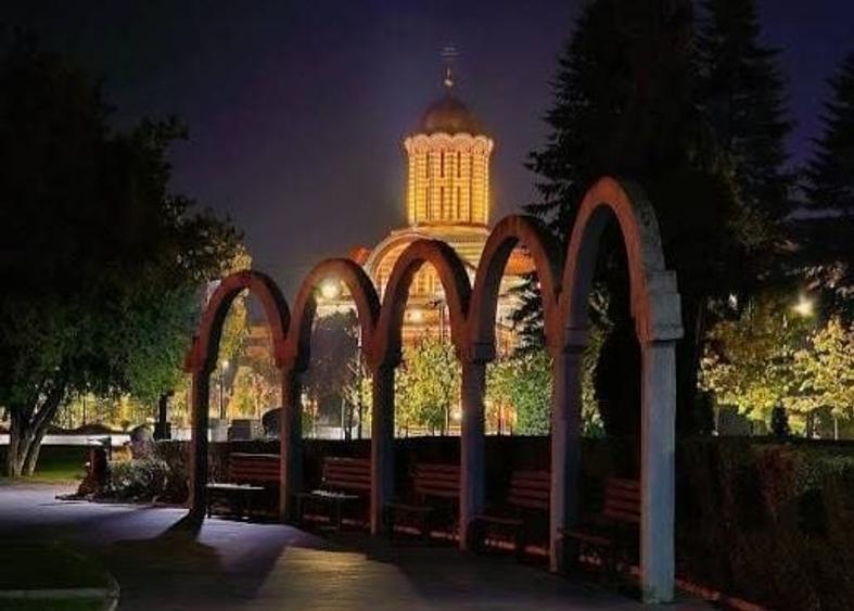 Garsonieră decomandată în Central
