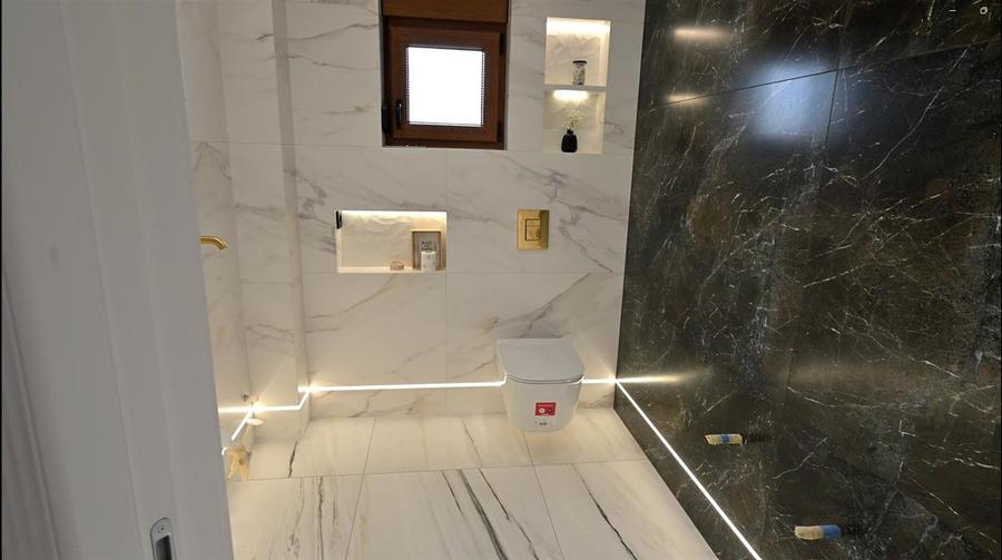 Casă individuală cu 8 camere cu Canalizare în Bosanci