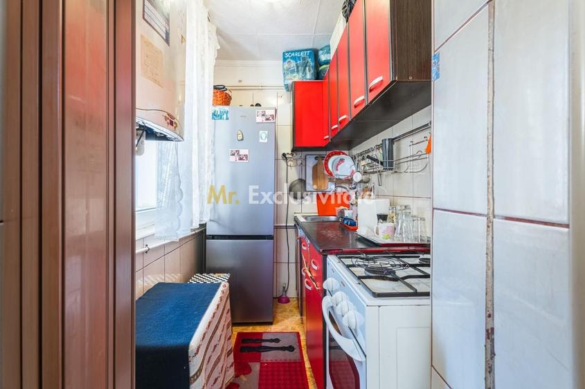Apartament cu 3 camere decomandat în Vitan
