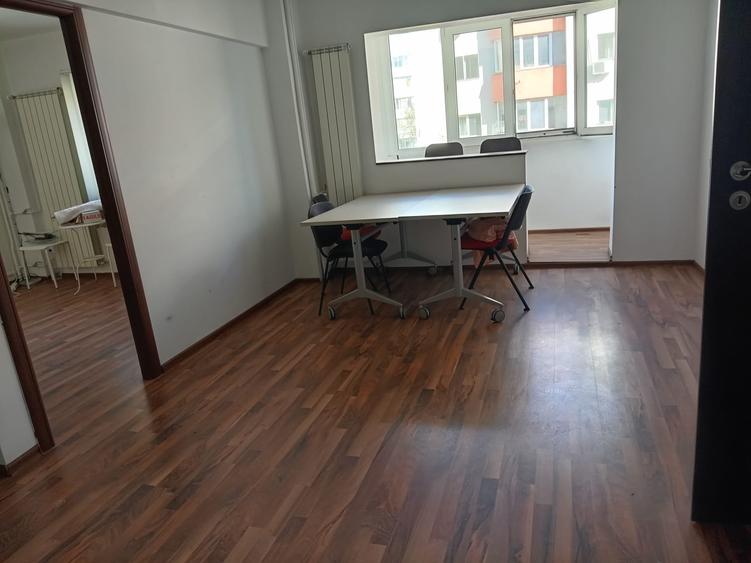 Apartament cu 4 camere în Moșilor