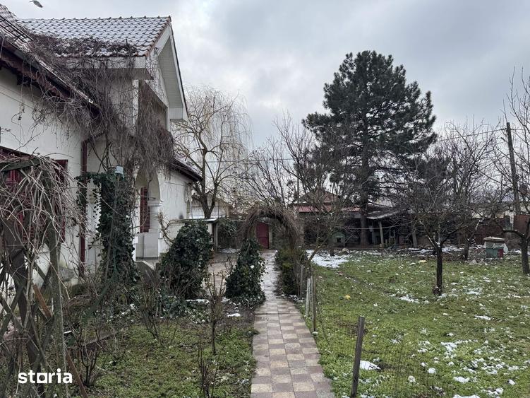 Casă cu 8 camere cu Teren 1150 Mp în Slătioara