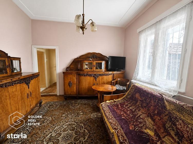 Casă cu 6 camere cu Teren 627 Mp în Fratelia