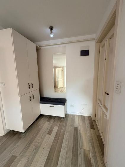 Apartament cu 3 camere decomandat, mobilat în Valea Lupului