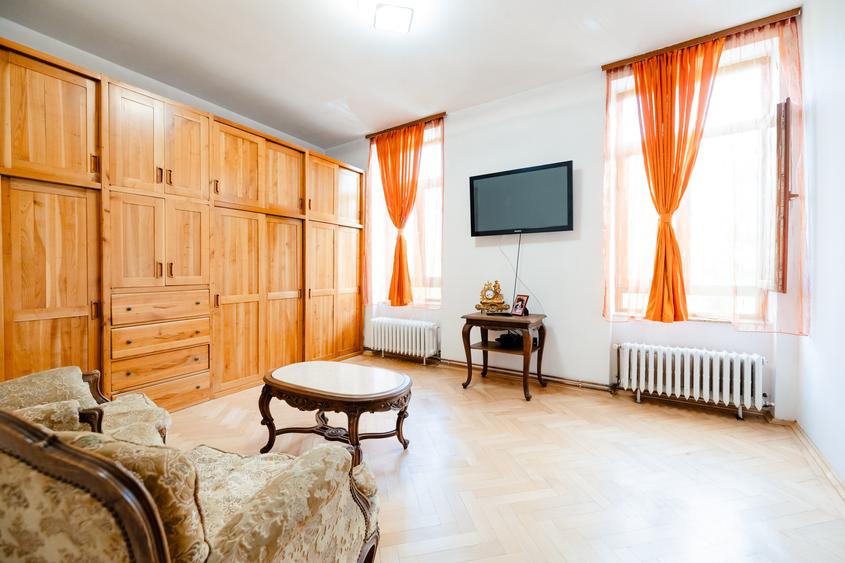 Apartament cu 2 camere decomandat în Ultracentral