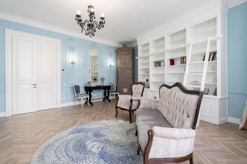 Apartament cu 5 camere decomandat, mobilat în Regina Elisabeta