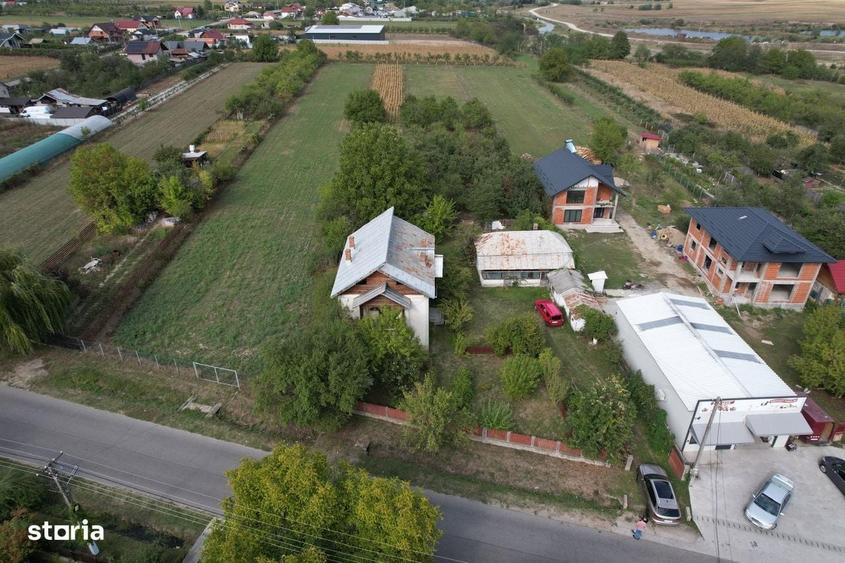 Casă cu 4 camere în Purcăreni