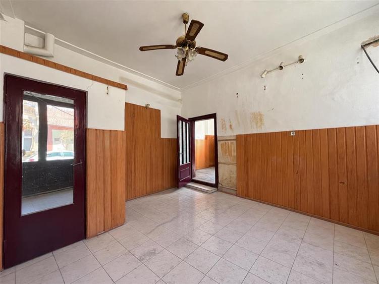 Spațiu comercial, de 32 mp, în Central