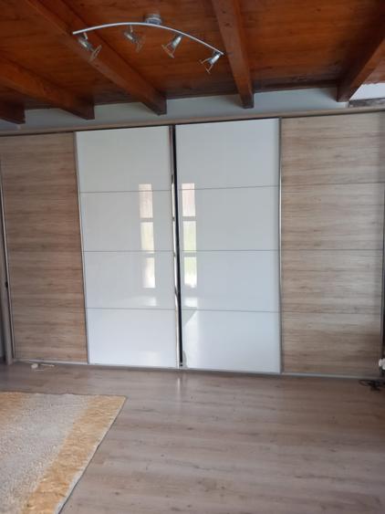 Casă individuală cu 2 camere cu Teren 2377 Mp în Benic