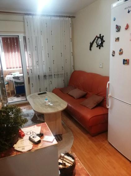 Apartament cu 2 camere decomandat în Exterior Vest