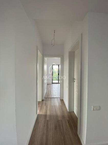 Apartament cu 3 camere decomandat în Giurgiului