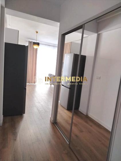 Apartament cu 3 camere decomandat, mobilat în Cetate