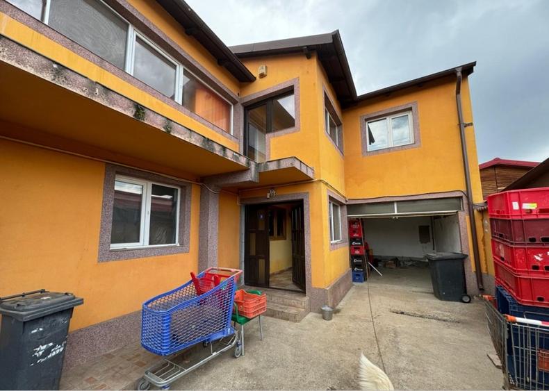 Casă individuală cu 5 camere cu Garaj în B-dul București