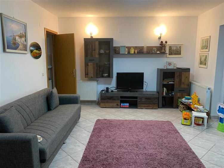 Duplex cu 6 camere cu Teren 350 Mp în Iancu Nicolae