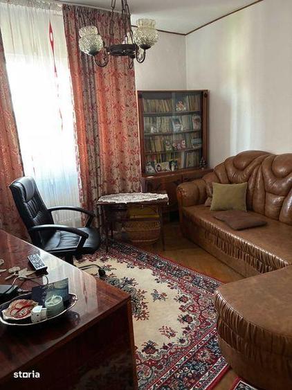 Apartament cu 4 camere decomandat în Central
