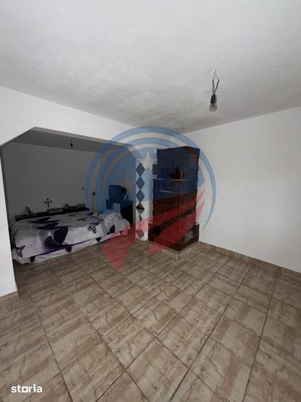 Casă cu 5 camere cu Teren 2540 Mp în Central