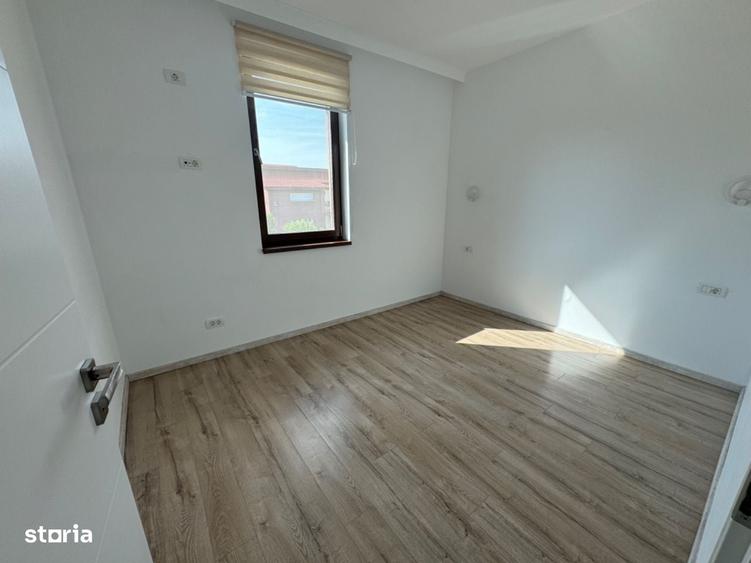 Casă cu 4 camere în Dumbrăvița