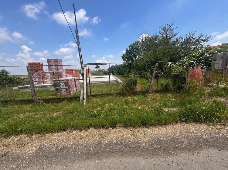 teren intravilan de vanzare cu materiale de constrctie in apropiere de Timisoara . - 2