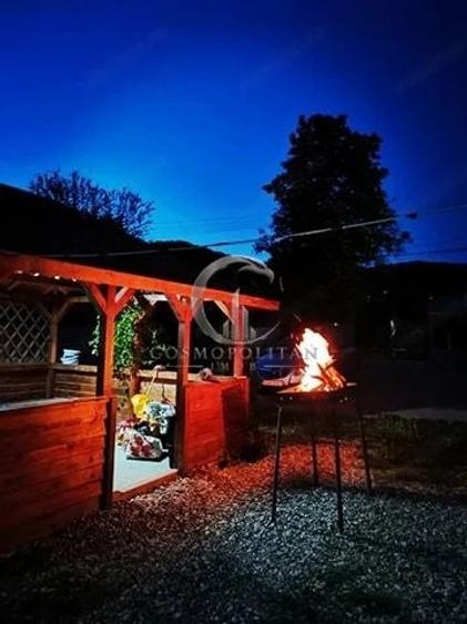 Casă cu 2 camere cu Teren 2000 Mp în Sărata