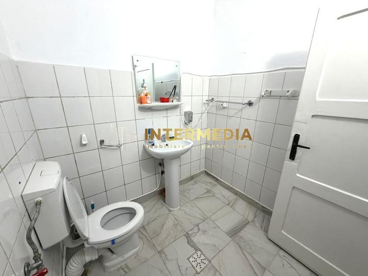 Birou, de 15 mp, în Central