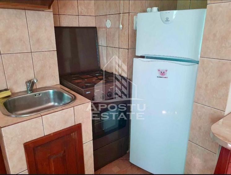 Apartament cu 3 camere decomandat în Torontalului