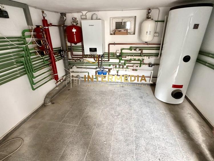 Casă individuală cu 11 camere cu Canalizare în Tolstoi