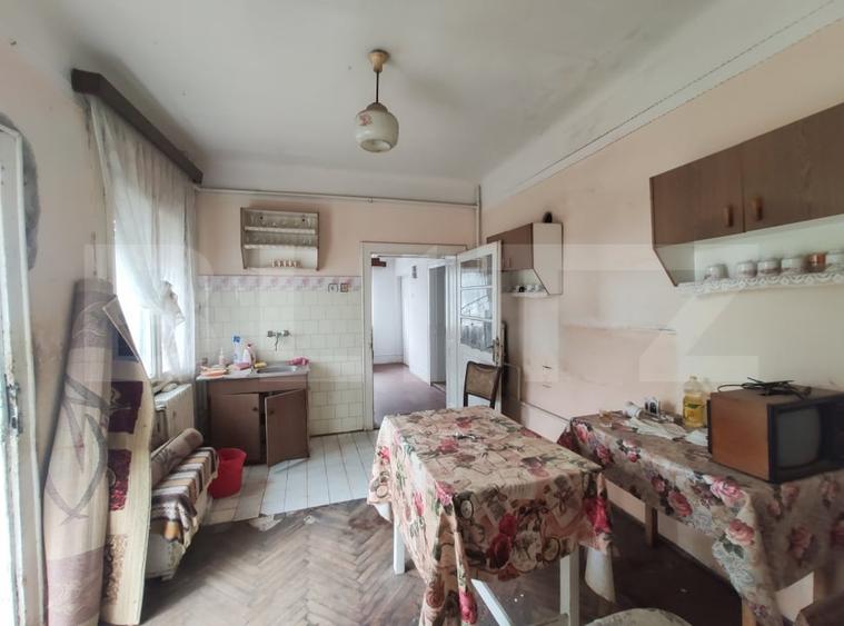 Casă individuală cu 4 camere cu Canalizare în Est