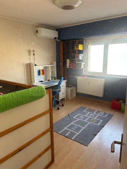 Apartament cu 3 camere decomandat, mobilat în 1 Mai