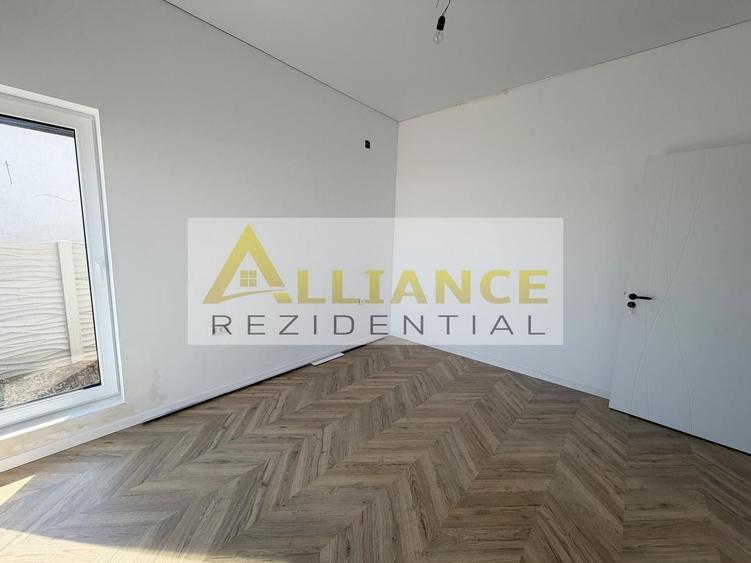 Casă individuală cu 4 camere cu Canalizare în Berceni