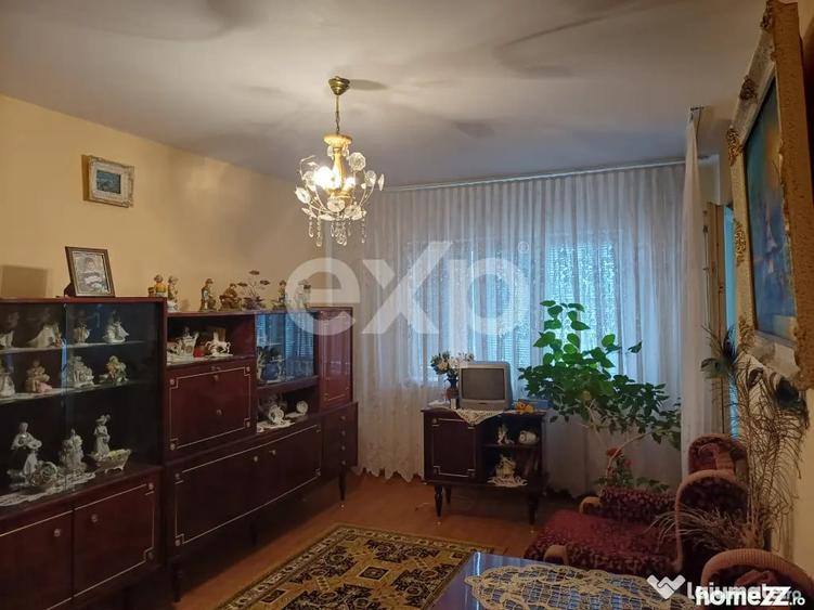 Apartament cu 3 camere decomandat în Central