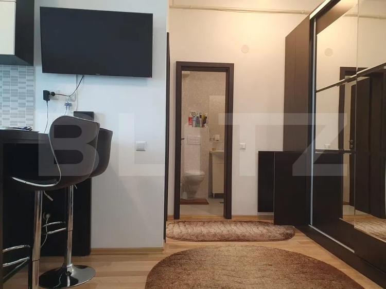 Apartament cu 2 camere semidecomandat, mobilat în Galata