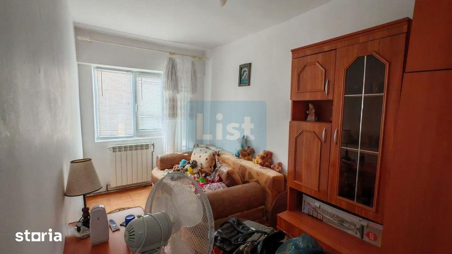 Apartament cu 4 camere decomandat în Gară