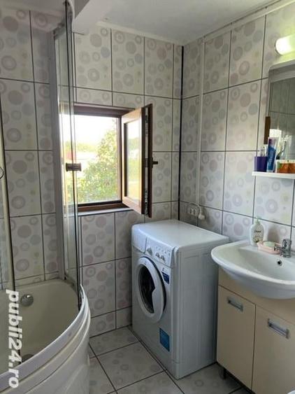 Casă cu 8 camere cu Teren 807 Mp în Balotești