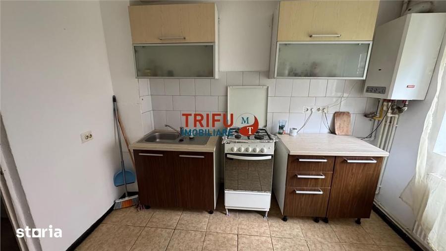 Apartament cu 2 camere semidecomandat în Cetate