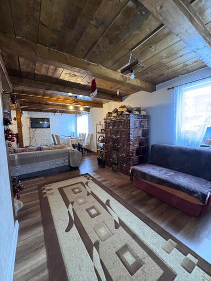 Casă cu 4 camere în Sântimbru