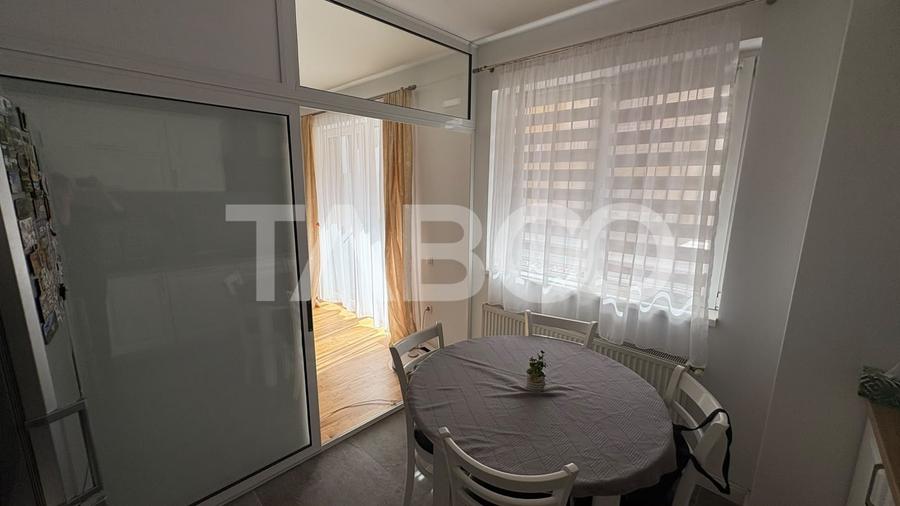 Apartament cu 3 camere decomandat, mobilat în Turnișor