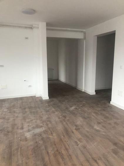 Apartament cu 3 camere în Florești — fotografia 1