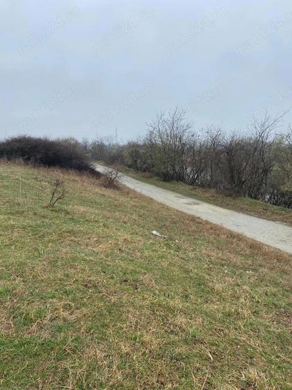 Teren de 4864 mp, în Budești