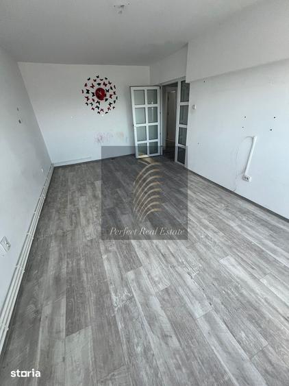 Apartament cu 3 camere decomandat în Delfinariu