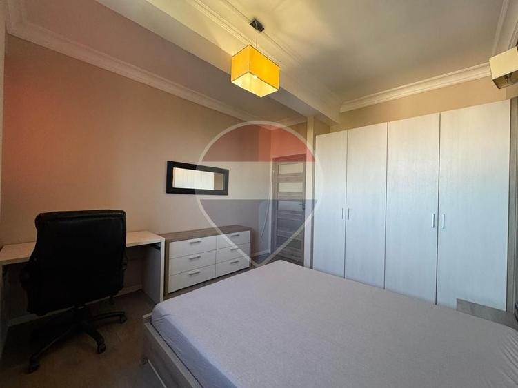 Apartament cu 3 camere semidecomandat, mobilat în UTA