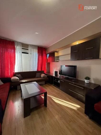 Apartament cu 4 camere semidecomandat, mobilat în Circumvalațiunii