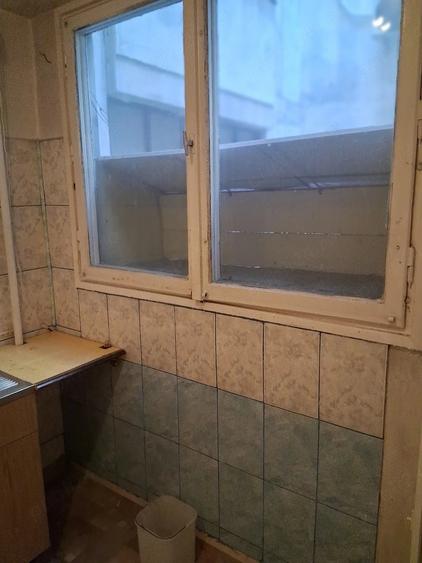 Apartament cu 2 camere decomandat în Victoriei