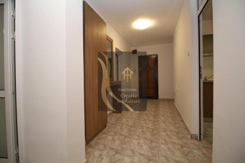Apartament cu 3 camere decomandat în P-ța Muncii