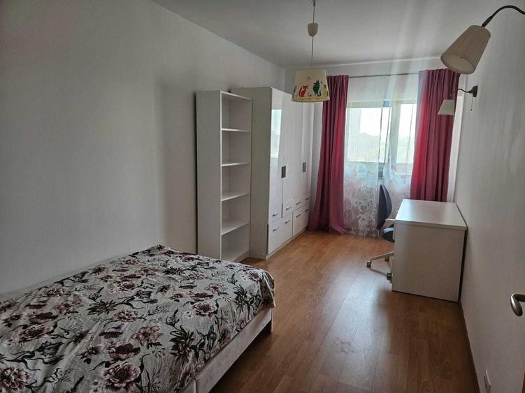 Apartament cu 3 camere decomandat în Doamna Ghica