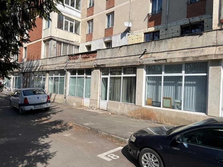 Spațiu comercial, de 270 mp, în Central